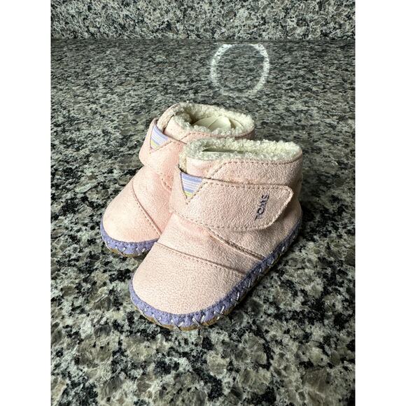 TOMS Booties - Picture 1 of 4